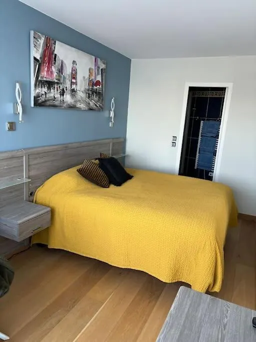 Appartement Bord De La Plage Dinard Apartment