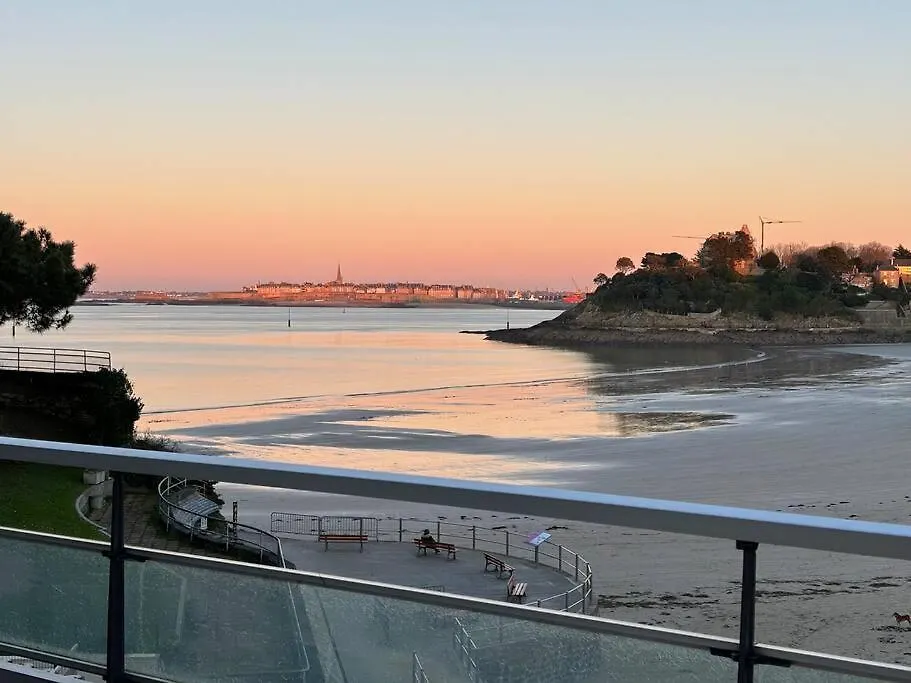 Apartment Appartement Bord De La Plage Dinard